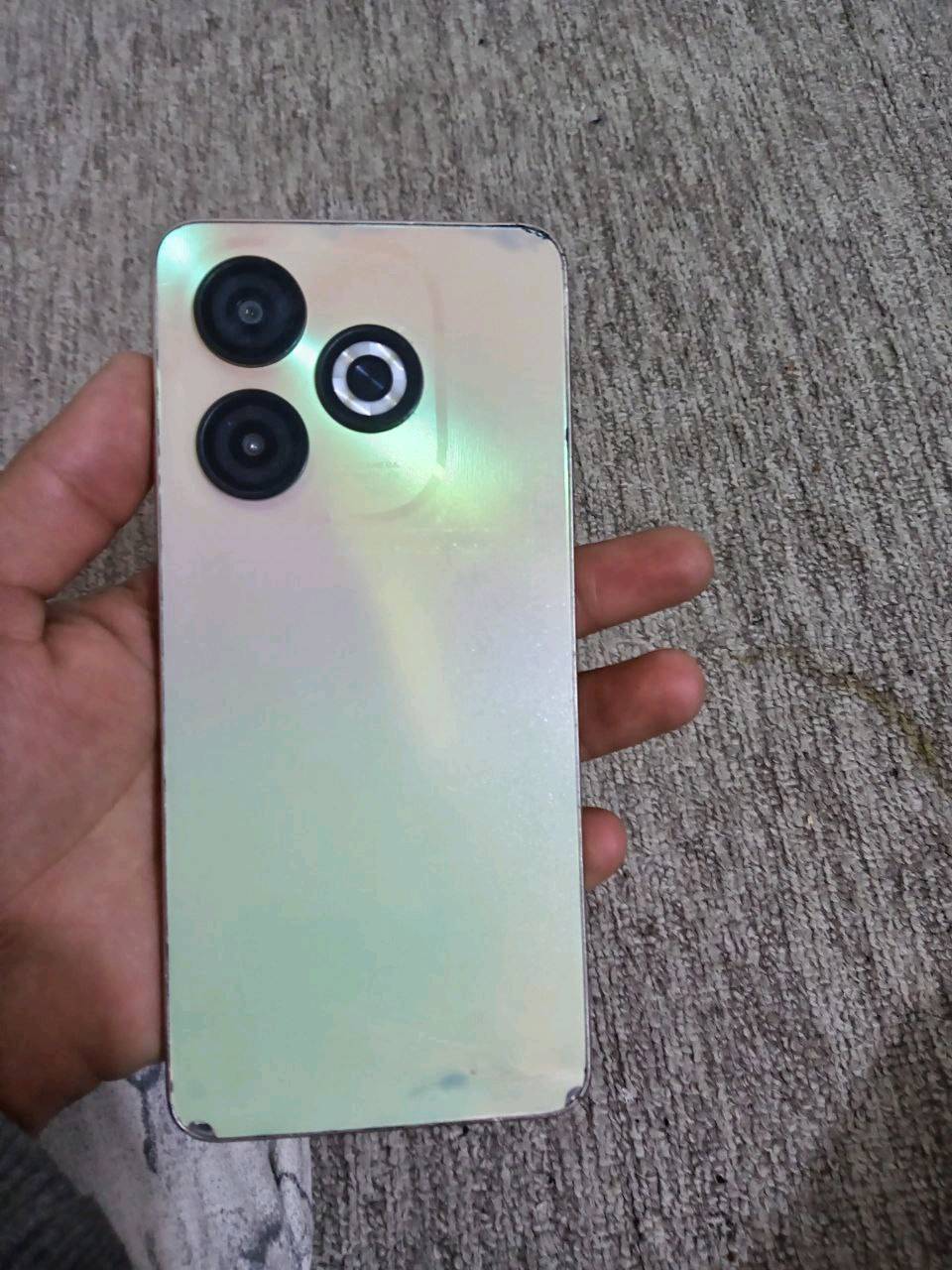  لان محتاج فلوس اريد ابيعه بهيج سعر الله شاهد جهاز يخبل 
أسمه الجهاز Infinix SMART 8 مكفول كفاله عامه 
فقط بي اشخوط بل اطراف الضهر مثل ما اموضح بصوره
ذاكره 128 عشوائيه 8 بطاريه5000الاف شاشه 90 هرتز بصمه جانبيه جهاز سلس وقوي الله شاهد مثل ما اموضح بلصور  مكاني بغداد ابو غريب شراي تعال خاص واني بلخدمه