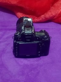 كامره نيكوان 7100 البيع نقص بس قبق الفلش اثنئ التنضيف كامره حلوه او شغ...