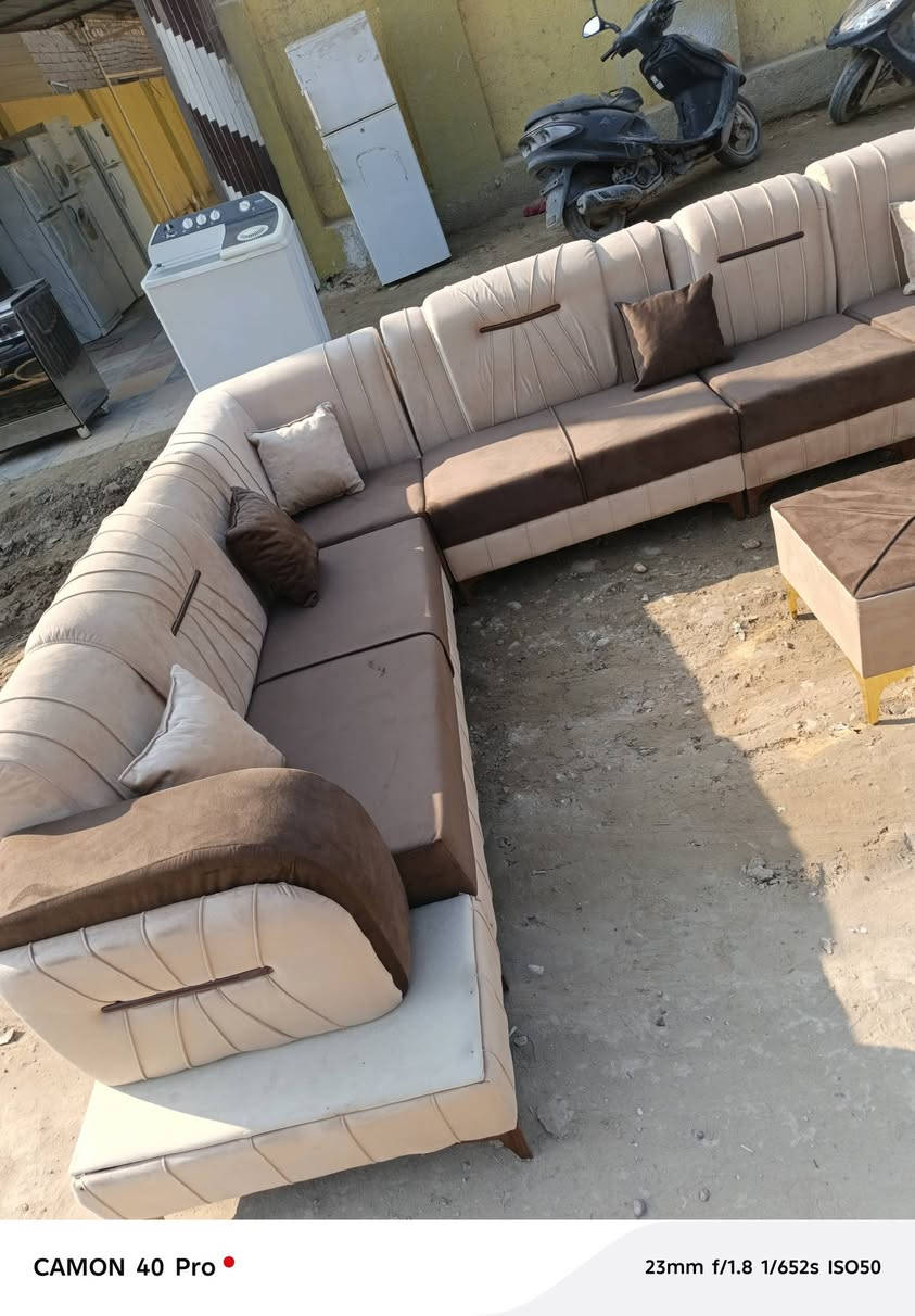 ديوان ١٠ نفرات مع كوشات شخط مابيه حيل نظيف مع طبله وسطيه حيل نظيف واكو توصيل الي باب بيتك عدنه توصيل ***********
