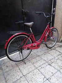 للبيع باسكل بناتي حجم 26 نظافه فول لون مميز قفل تاير حساس داينمو  مكان...