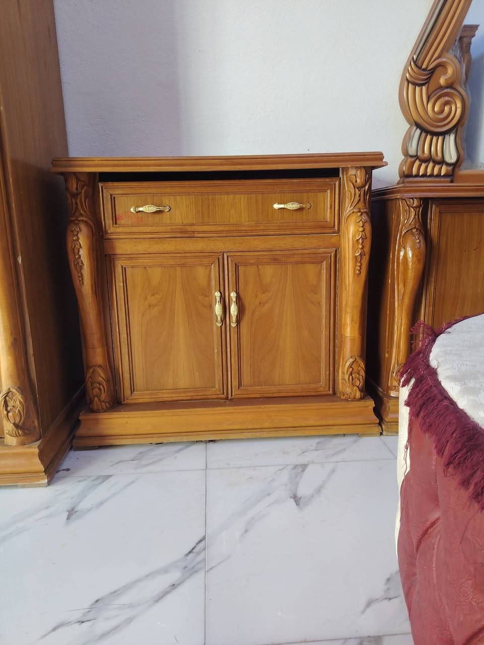 غرفه نوم حطاطه الصاج  5 ملم داخل خارج شرط، جيب نجار

***********
