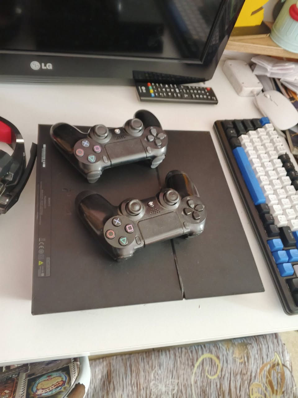 للبيع كيبورد ميكانيك red dragon
سويتش احمر السعر ٣٠ 

سماعة kotion each 

المواصفات 

تأتي مع مايك للفتح أو الغلقRGB السعر ٢٥ 

بلايستيشن 4 فات

المواصفات

مساحه 408 غيغابايت 

مع 2 يدات (جويستكات)

السعر ٢٠٠ 

شاشة l g  نضيفة وقابلة للتكنيك السعر ٧٥ 

وبيهن مجال الاتصال على الرقم 

 *********** يوجد واتساب
