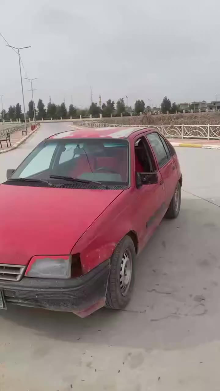 السلام عليكم للبيع سياره كاديت موديل 1992 كير محرك شرط معمر جديد رقم أخضر محرك 16 سنويه خضره السعر 15 ورقه وبيها مجال الرقم *********** خابر و تدلل
