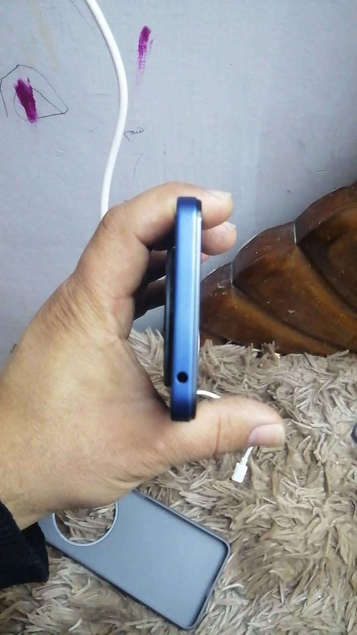 موبايل للبيع جديد مستعمل شهر اغراضه كله كامله السعر 150 بمجال ذاكره 256
*********** ***********
