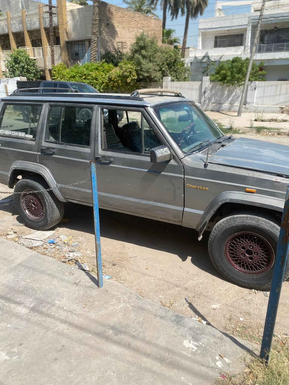 بيعه سريعه مكينه جديده  جيب شيروكي موديل ٩٢مشكله بل بك فقط دبلات عاليه صدر جديد مكينه جديده لوك كامله مكمله الله شاهد بس مشكله بل كير بل بك السعر ٤٠وبيها مجال ***********
