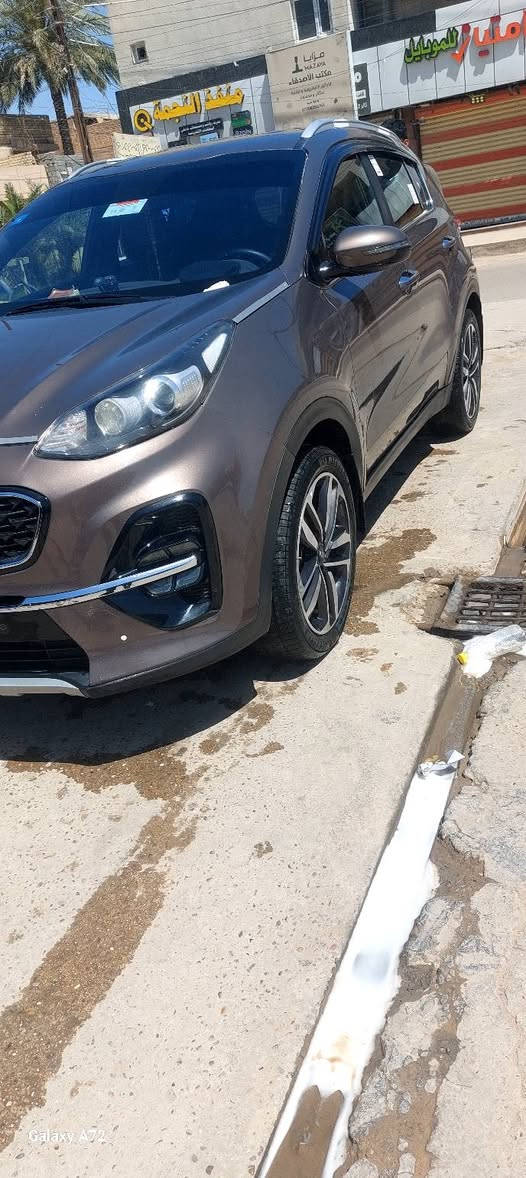 السلام عليكم سبورتج 20 خليجي شركه دوليه قطعتين صبغ فقط بدون اي ضرر داخلي ماشيه 65 بيع او مراوس 
***********
