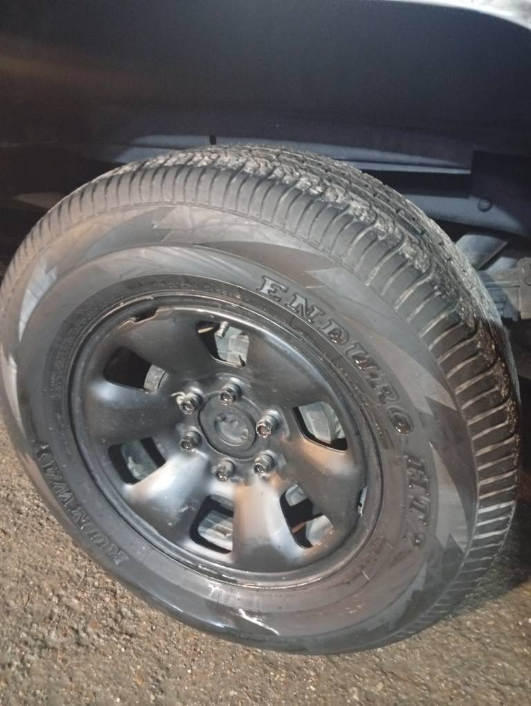 سلام عليكم بهباهان للبيع كير ومكينه خير من الله 6براغي مكينه 8 سلندر كير700 تخم تاير اليوم شديته الاصلي بلاكات جدد صدر جديد دبلات جدد سياره ناعمه وخير من الله لايت زنون منضومه تبريد جديده فقط نقص غاز سبير جديد سياره ناعمه وجاهزه من كلشي بيه كومه مواصفات خابر واني حاضر سعر 50 وبيه مجال *********** السليمانية, العراق
