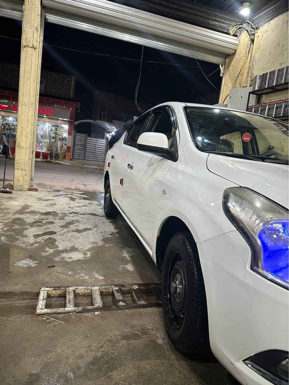 سلام عليكم 

نيسان صني موديل 2020

ماشيه 92K

حساسات 

شاشه 

زينون كلش قوي الله شاهد مشتري بس الزينون 80الف 

يدات نيكل 

هنه كلنه نفس المواصفات 

مكفوله من الضربه بيه فقط بارد موجود بل باب موجود بلنشر 

بيه ثلاث رصعات بل بنيه أصلن ما مبينات

مكينه 1500

مداريه كلش الله شهاد مادير دهن عادي فقط MOTL

السعر ب 110وبيه مجال 

فقط واتساب *********** أو اتصال 

مكاني نجف كوفه النجف, العراق
