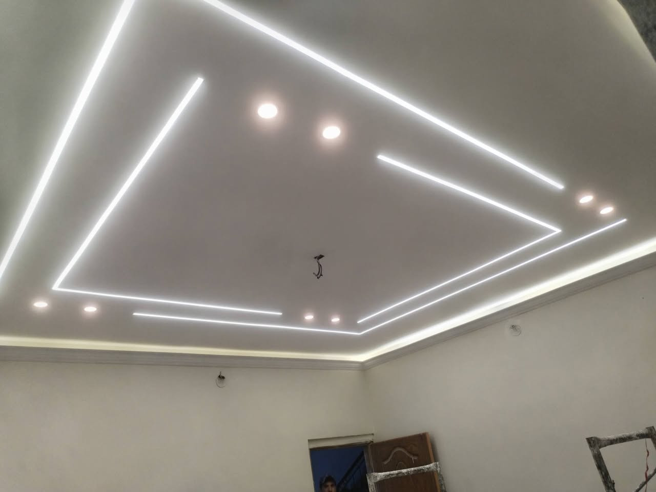 بسم الله الرحمن الرحيم
مستعدون عمل انواع الديكورات
جبس بورد مغربي وملكي
سقوف ثانوي
صبغ داخلي خارجي شبابيك
وجهيات فوم تركي
بورداكس
بورسلين  مكانيكي
ترميم دور و فنادق
مقاولات عامه الاستفسار الاتصال على الرقام
*********** /*********** أو مراسلة اصفحه الواتساب
