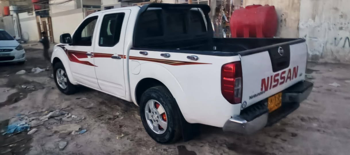 سلام عليكم للبيع او مراوس بسفانة طويلة نيسان نيفارة كير عادي مكينة مفتوحة رقم اربيل سياره بيضة تخم تاير جديد ويل كب بيهة صبغ يم البكلايت شوية وخشم الجاملغ الامامي صبغ فقط المكان النجف الاشرف شارع المطار للتواصل ***********
