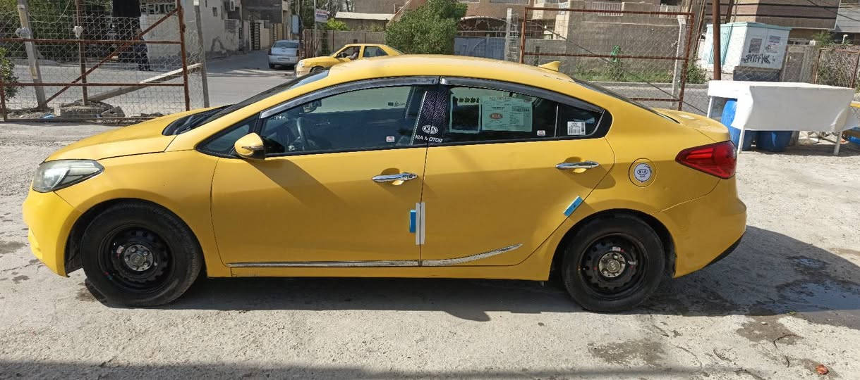 كيا فورتي 2014 محرك دوش مكفول لا تنقيص ولا تبخير رقم بغداد بيها بنيد مبدل سيارة كاملة بدون نواقص وخير من الله سعرها 95 وبيها مجال مكاني بغداد ***********
