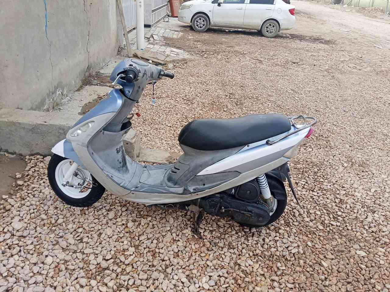 ماكس منغولي الدراجه كلها بلادي وكاله شلع ومعدل فول 
سلف هندر اشاير هورن عداد كلشي شغال اي نقص ما بيها
مكان حي العسكري شارع 30 سعر 800
***********
