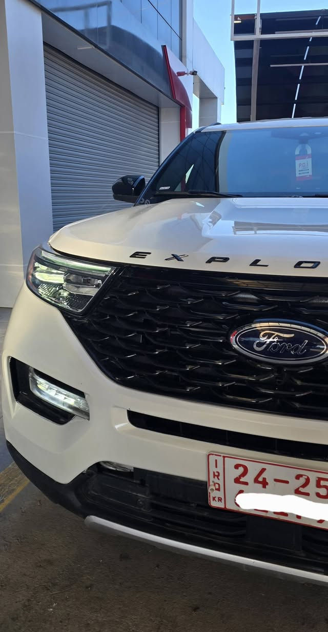 اكسبلورر 2023 ST LINE 
4 سلندر 2.3L
ماشية 30mile فقط 
فول مواصفات فقط بدون بانوراما 

كاميرات 360 درجة 
كنشات كنتارا وجلد مع تطريز باللون الأحمر 
رادار امامي ( تثبيت مسار مع مانع تصادم )
رادار جانبي ( نقطة عمياء )
كشنات منفصل VIP
ستيرن وكشنات تدفئة 
تشغيل عن بعد 
مرايات شفط
إنارات ترحيبية 
اوتو هولد
وضعيات قيادة 
صندوق كهربائي 
دبل اكزوز 
7 راكب 3 قطع تبريد
إنارة داخلية متغيرة 7 ألوان 

بدون صبغ 
بيها 3 أماكن تعديل PDR 

كاتي بدون رقم تترقم شمالي( اربيل دهوك سليمانية )
تكلفة الرقم 14 ورقة

السعر 220 وبيها مجال 
مكان السيارة دهوك 
***********
***********
اتصال أو واتساب
