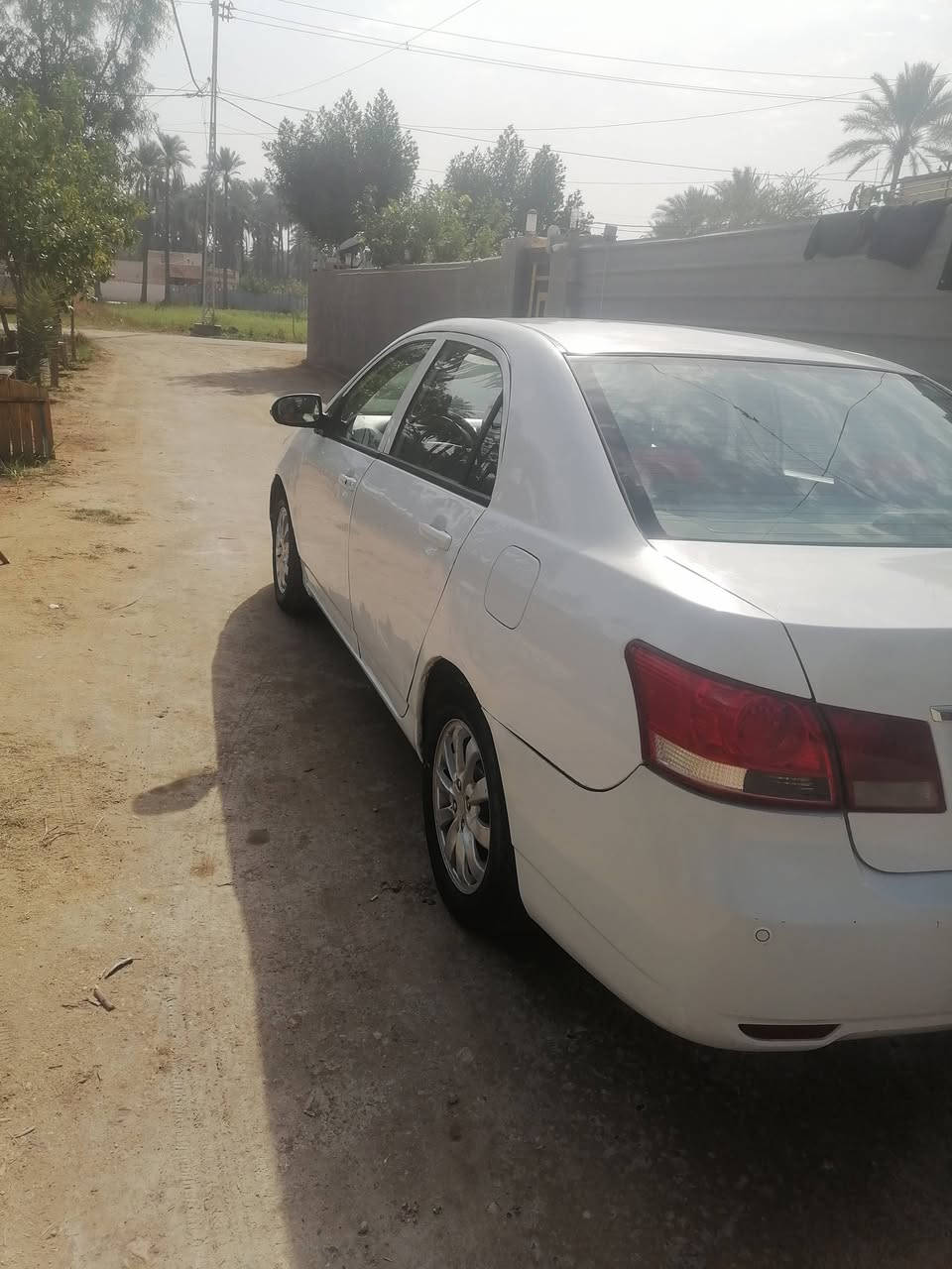 السلام عليكم بيوايدي موديل١٣ للبيع بيه صبغ البنيد والدواير الخلفيه العنوان كربلاء الحسينية السعر ٥٣ وبيه مجال حك الجيه اي استفسار على هاذه الرقم *********** واسف على الطاله
