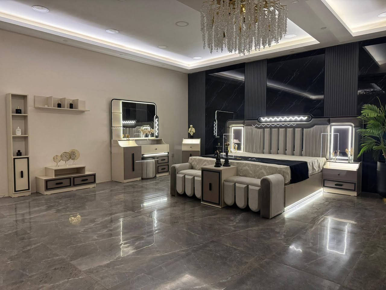 *موديل   قدر   المودرن*

*11 قطع             كنتور مع ملحق 335 متر*

*- ضهر بلوك*

*- برغي وچوي حديد** 

*سرير مخزن جك*

*صبغ حراري*

(مليونيين ونص 
للحجز واتساب واتصال ***********
