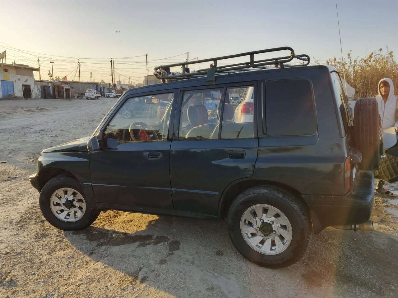 سازوكي فيتارا 1992
محرك وكير ونجي 4 
يصير مراوس حسب القناعه وكلمن بسعره 
سنويه لل30 رقم دولي
سياره جاهزه 
تايرات جدد سبايه وبلاجتورات بالسبايه 
بلاجتورات بالدعاميه 
صدر جديد ومعليها 
شاشه دمام صوت مضخم 
ويل 16
كهربائيات وكيجات كلها شغاله 
مكان السياره ذي قار الفجر 
السعر37 
***********
