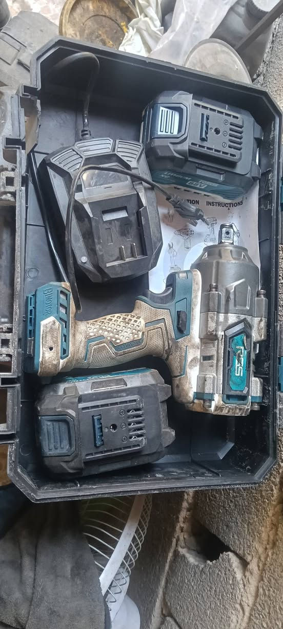 دريل جبير ما مستعمل هواي بعدة جديد سعر90 مكان حي طارق ***********
