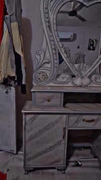 غرفة نوم • سعر خاص • مستعملة شهرين