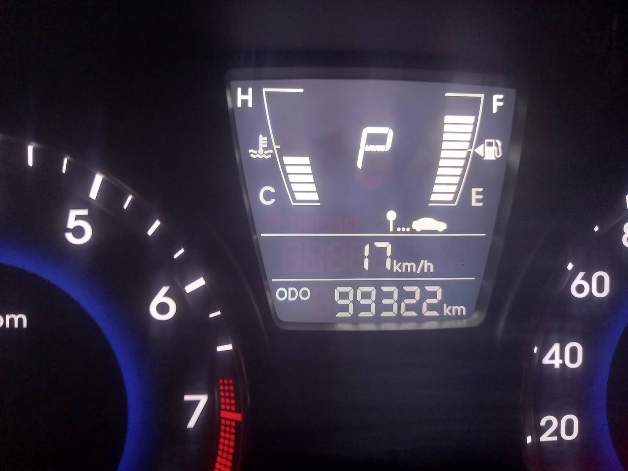 السلام عليكم
هونداي أكسنت موديل 2015 خليجي 
محرك 1600 قطرتين 
رقم بغداد انكليزي /هزة جديدة
بأسمي / شرط التحويل 
تبريده خير من الله
السعر 107 وبيه مجال حك الجيه
مكاني بغداد 
الهاتف/  *********** 
للتواصل واتساب فقط
