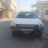 سيارة كيا سبورتج موديل 2006 وارد خليجي مكفولة ...لون ابيض ...كفالة عان...