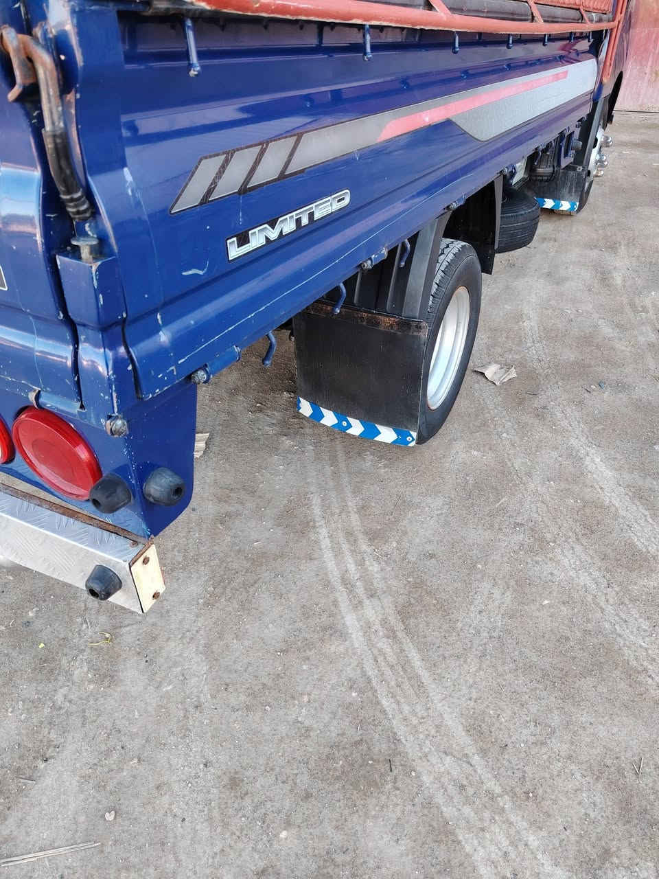 سلام عليكم كيه فحل للبيع موديل 2019 محور 14 مكفوله كفاله عامه ملاحضه باب سايق بيها شخوط شويه تخم تاير كدام وتخم وره وسعر 170 وبيها مجال
الرقم *********** قادسيه
