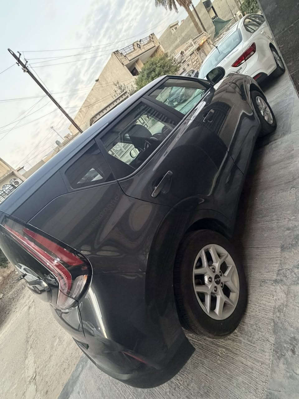 السلام عليكم
كيا صول  2025

حجم المحرك 2000 دوش 4 سلندر

حادثها موضح بالصور 

رقم بغداد الجديد بسمي 

مواصفات LX

تحكم استيرن 

تحديد مسار 

رادار امامي و جانبي

شاشه

كامرا 

عداد 14 الف 

السعر 178

اي استفسار الاتصال *********** 

مكان السياره بغداد  المنصور 

متواجد وتساب ع مدار الساعه وشكرا
