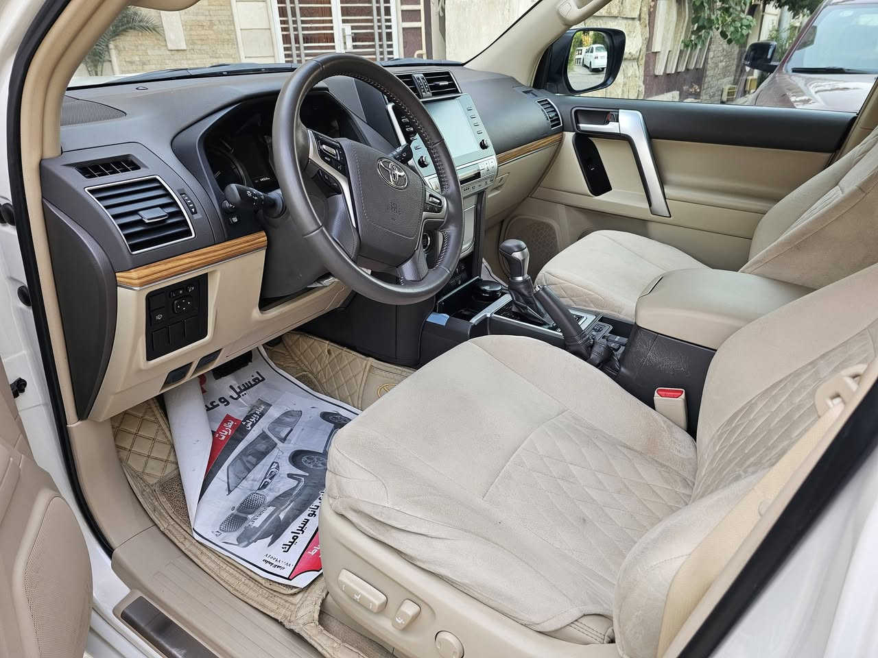 برادو 2023 ،vx ساز
ممشى السيارة/ ٤٤ الف كيلو حقيقي 
مكفولة من الصبغ والبارد والفتح والدبل كوت فقط شخط مال خباثة بسيط جدا  بالجاملغ والباب الخلفية 
السيارة فول وv6 
السعر ٥٠٥ وبيها مجال بسيط 
الاتصال/ ***********
***********
