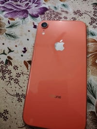 آيفون XR • ١٢٨ • بطارية ٧٩