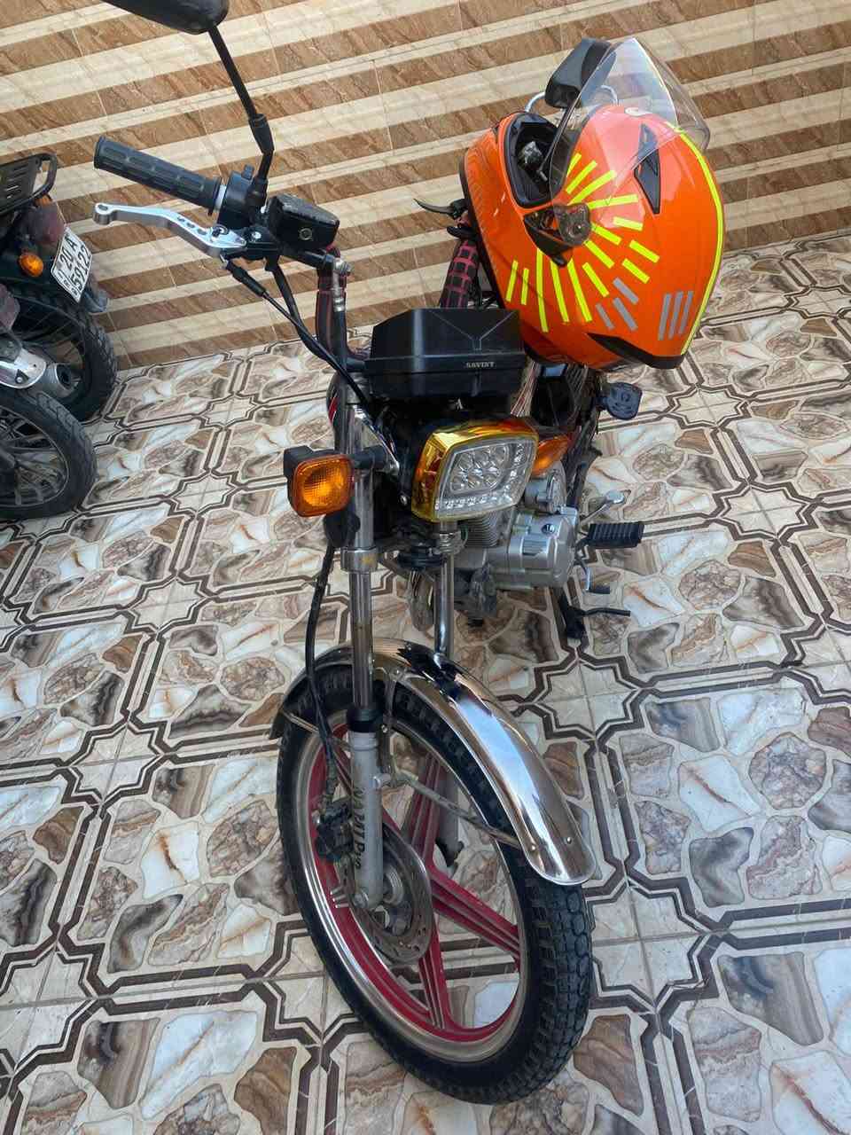 السلام عليكم ماطور للبيع سعر 325
نامه برو
2024
منفيس موجود 
بدون رقم 
ماطور جاهز من كل النواحي ومابي اي عطل
ضفيرة جديده 
سيم بانزين كلج جديد 
كله جديد 
 للاستفسار 
*********** وبي واتساب
