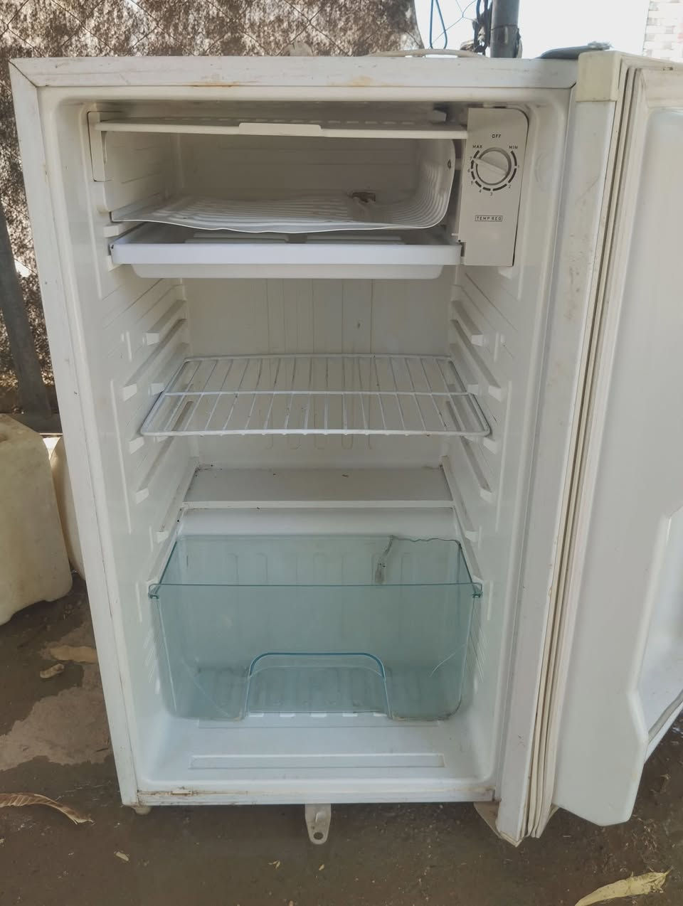 ثلاجه صغيره لبيع مليكه وتصليحها يكلف ٣٥ بس اني اريد ابيعها واذا غير الليك ترجعها
رقمي وراسلني ع الواتس مكاني نجف وسعرها ٤٠
***********
