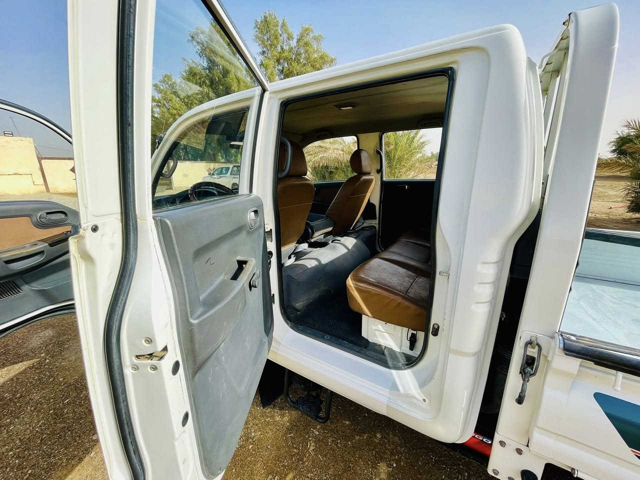 السلام عليكم 
كيه دبل قماره 2700
موديل 2019
رقم بغداد 
ماشيه82الف 
مكفوله 

(السياره جديده بمعنا الكلمه )
الاستفسار 
***********
***********
