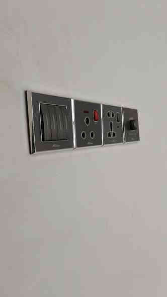 السلام عليكم اهلنا بالدوانيه
كهربائي منازل شقق محلال بنايات   ترميم صيانه بوردات 

اسعار، مناسبه وشغل حسب الطلب 

اخوكم مصطفى الكهربائي لتواصل مراسله الصفحه او لاتصال ‏‪***********‬‏ واحنه بالخدمة
