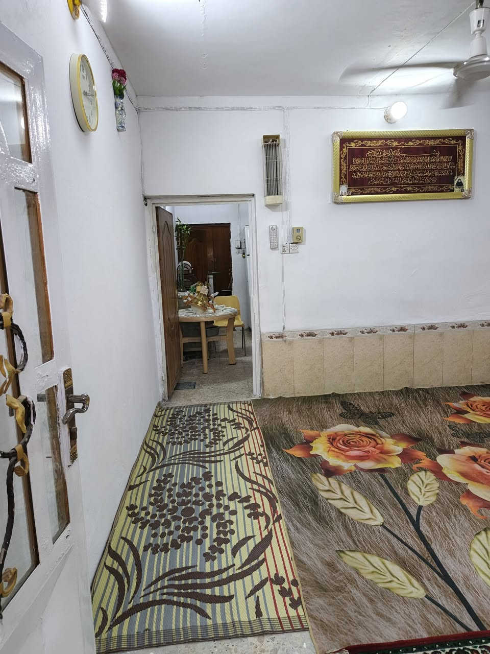 بسم الله الرحمن الرحيم  دار للبيع مساحه ١٠٠م حولي خلف مول نصر الله رقم العقار ٧٠٠١٣ خدمات كامله  العقار بأسمي تواصل خاص أو تليفون ***********
