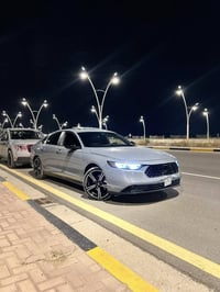 هوندا اكورد هايبرد 2023 ماشيه 56 كيلو  للبيع او المراوس السعر 165 قفلل...