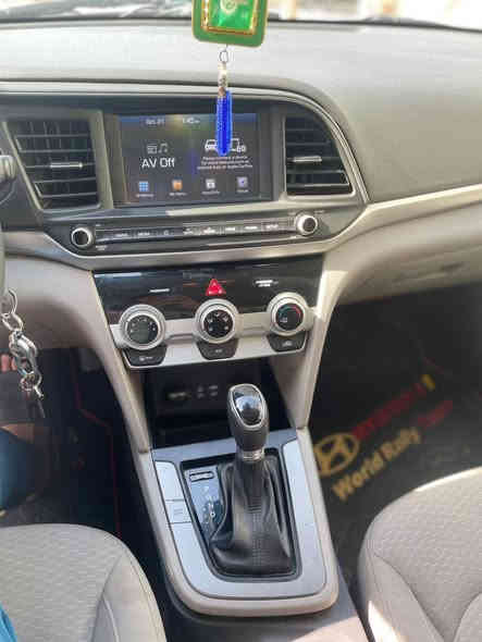 سلام عليكم النتر موديل 2019 امري سيارة جديده تخم  تايرات وصدر امامي وخلفي  وهزه وسنويه ال 2031 وبسمي وتحويل مباشر  بغداد العبيدي والسعر مناسب. 136 *********** بس عل واتساب وجود وترهم مراوس  النتره  رقم شمالي صابونه
