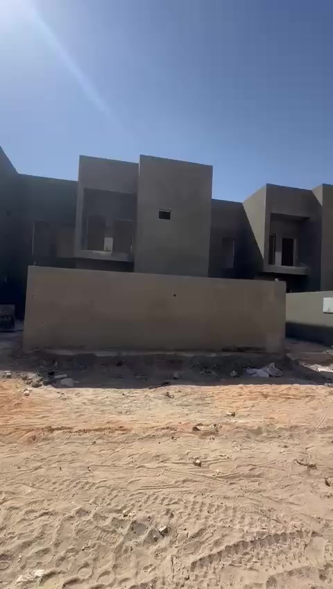 للبيع في مجمع الرواسي السكني
مساحة 200م طابقين ثلاث غرف نوم
موقع مميز شارع ١٢متر تسليم خمسه أشهر
يباع نقد واصل نقدا
للأستفسار ***********
