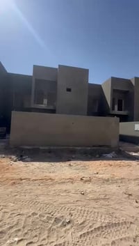 مجمع الرواسي السكني • ٢٠٠م • طابقين ٣غرف