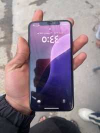 اكس ماكس مبدل بطارية فقط كسر بل ضهر مثل مموضح عدكم ذاكره 256الجهاز فول...