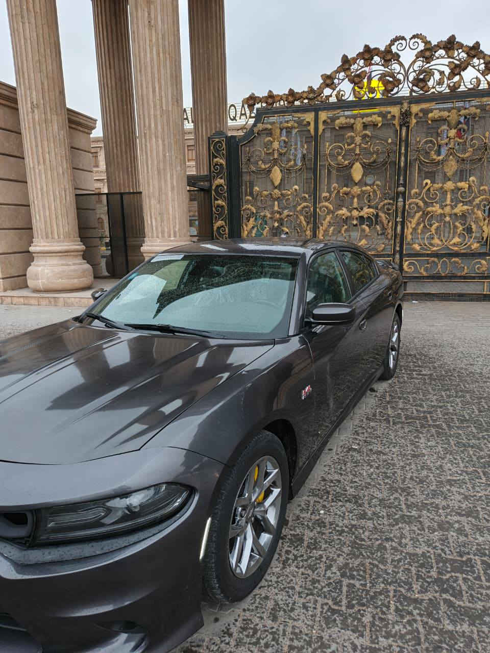 جارجر RT 5700 موديل 2016 وارد امريكي بيها قطعتين كلير جاملغ إمامي و باب الراكب السيارة فول مواصفات عدا الفتحة مكينة و كير كفالة و تبريد كفالة حدادية امامية و خلفية جديدة وبيها لد متغير و الايت عدسات زنون داخل كله كاربون فايبر كشنات حضن تدفئة شاشة جبيرة و شفتات ستيرن و تبريد سعرها 183 وبيها مجال للتواصل *********** هذا مابي واتس اب 
*********** للتواصل واتس اب
