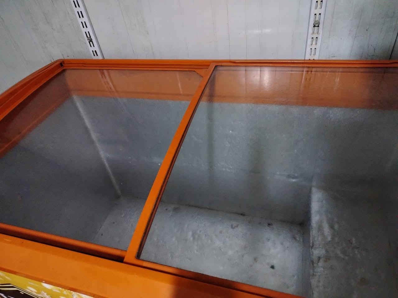 عارضة صطحية للبيع مستعملة اخو الجديد مستعجل على البيع للتواصل على الرقم *********** بغداد مدينة الصدر قطاع واحد
