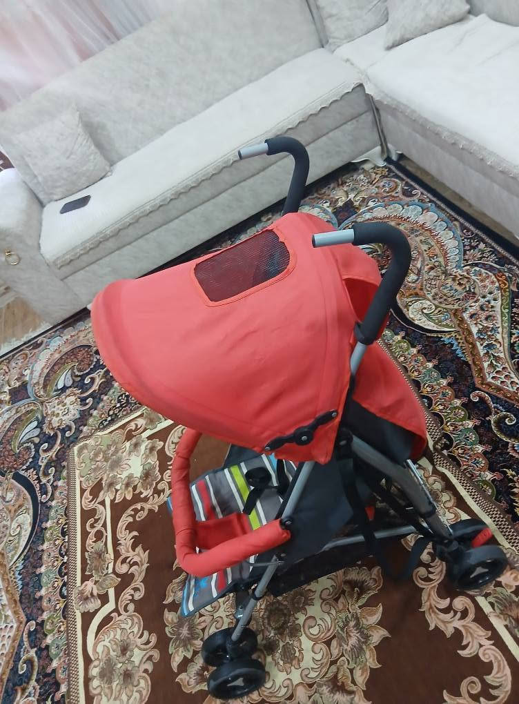 عارەبانەی مناڵان ئەوروپیە زۆر تۆکمەیە ، کورسیەکەی تەواوتەختەکرێ بۆخەوتن ، شوێن قاچەکەی بەرز دەبێتەوە ، قایشی بەستنەوەی هەیە ،ژێری پێوەیە بۆشت هەڵگرتن ، بچوک ئەکرێتەوە بۆناوسەیارە ، زۆر تازە و تۆکمە و بێعەیبە 
کەبچوکیش دەکرێتەوە شوێن زۆرکەم دەگرێت 
سعریشی زۆر گونجاوە قفڵی 32 هەزارە بێ معامەلە
سلێمانی ، گەیاندن هەیە*********** السليمانية, العراق
