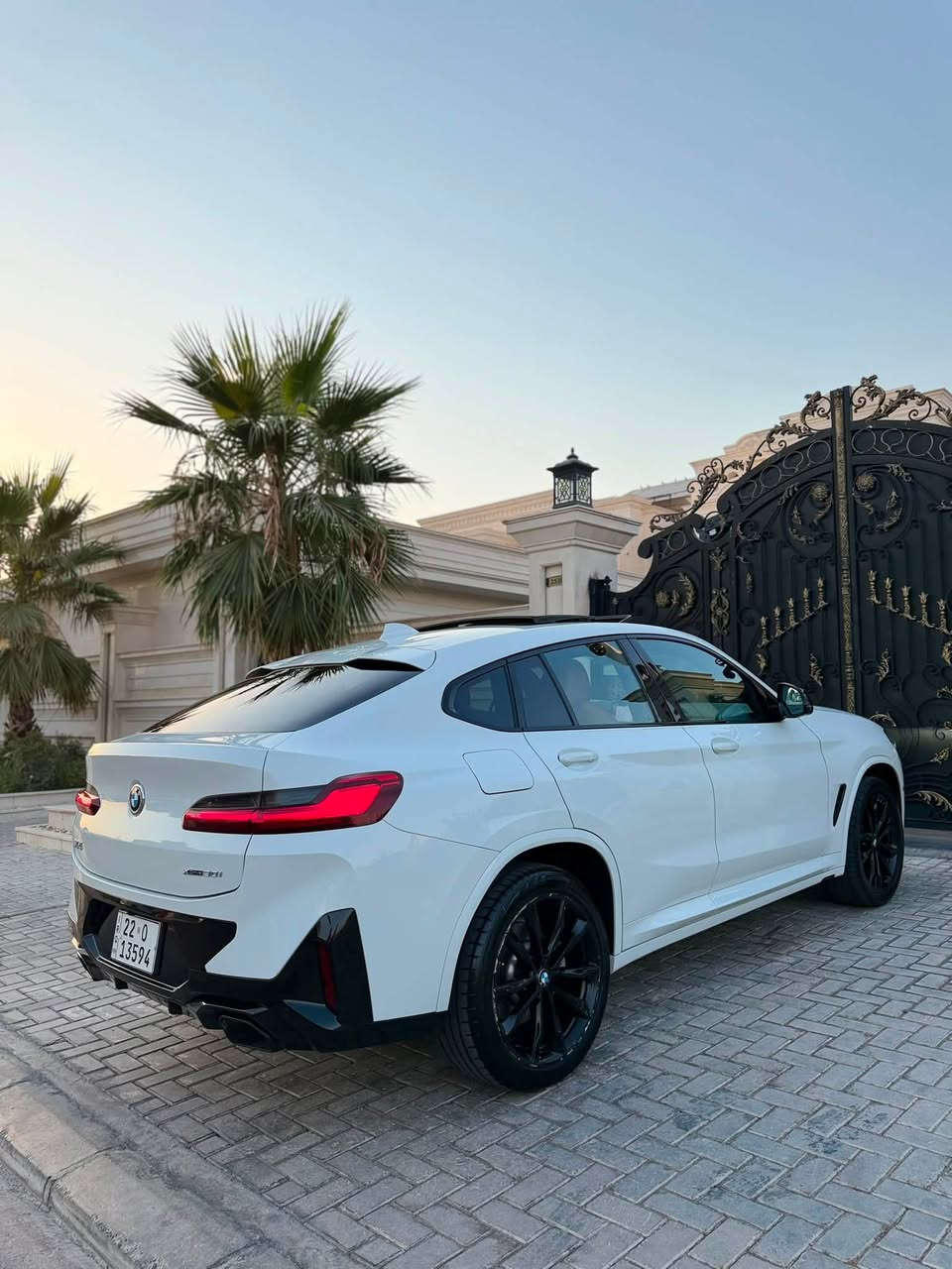 BMW X4 xDrive 30i /// M Sport Package بي ام دبليو   
‎
السياره M packeg اصل 🐎
المواصفات:
‎☑ موديل-2024
‎☑ 2000 توين تيربو 
‎☑ لون مميز ابيض 
‎☑ فتحة سقف بانوراما
‎☑ اضوية Adaptive LED Headlamps
‎☑ جنط 20 انش 
‎☑ كاميرات +حساسات 360 درجة - اصطفاف آلي
‎☑ غرفة جلد مميزة (Sports seat)
‎☑ اضاءة داخلية 
‎☑ تعتيم ليزر  
‎☑ شاشة كبيرة متعددة الوظائف + Apple Car Play
‎☑ مفتاح تشغيل واصطفاف
‎☑ نظام ملاحة
‎☑ نظام المحافظة على المسار وقراءة الاشارات
‎☑ نظام صوتي 
‎☑ كراسي كهربائية
‎☑ تبريد+تدفئة  كراسي امامية

والعديد من الاضافات :

السعر : 368 $

الحادث حافة البونيد وراس الجاملغ 
سيرفس عروش
بدون نقص او مسج

📍 اربيل 
فقط اتصال

‏
📱***********

