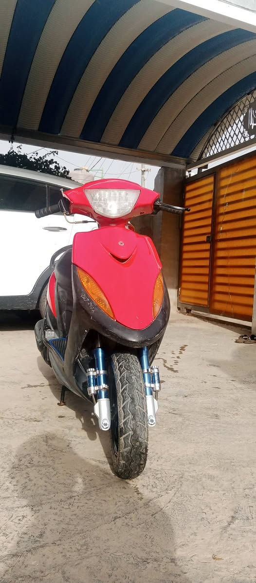 دراجه ماكس عدله رمبه، مكفوله لامفتوح ولاشي دراجه خير من الله كهربائيات اشاير لايتات كلشي كامله شلعه ومعدل تجي وتشوف بعينك 🌐الشطره: الشعله تقاطع شارع سيد عواد 
السعر 600وبيهه مجال بصيط


**إذا كنت صاحب هذا الإعلان وتريد حذفه لأي سبب، رجاءا أرسل رسالة إلى الدعم الفني**