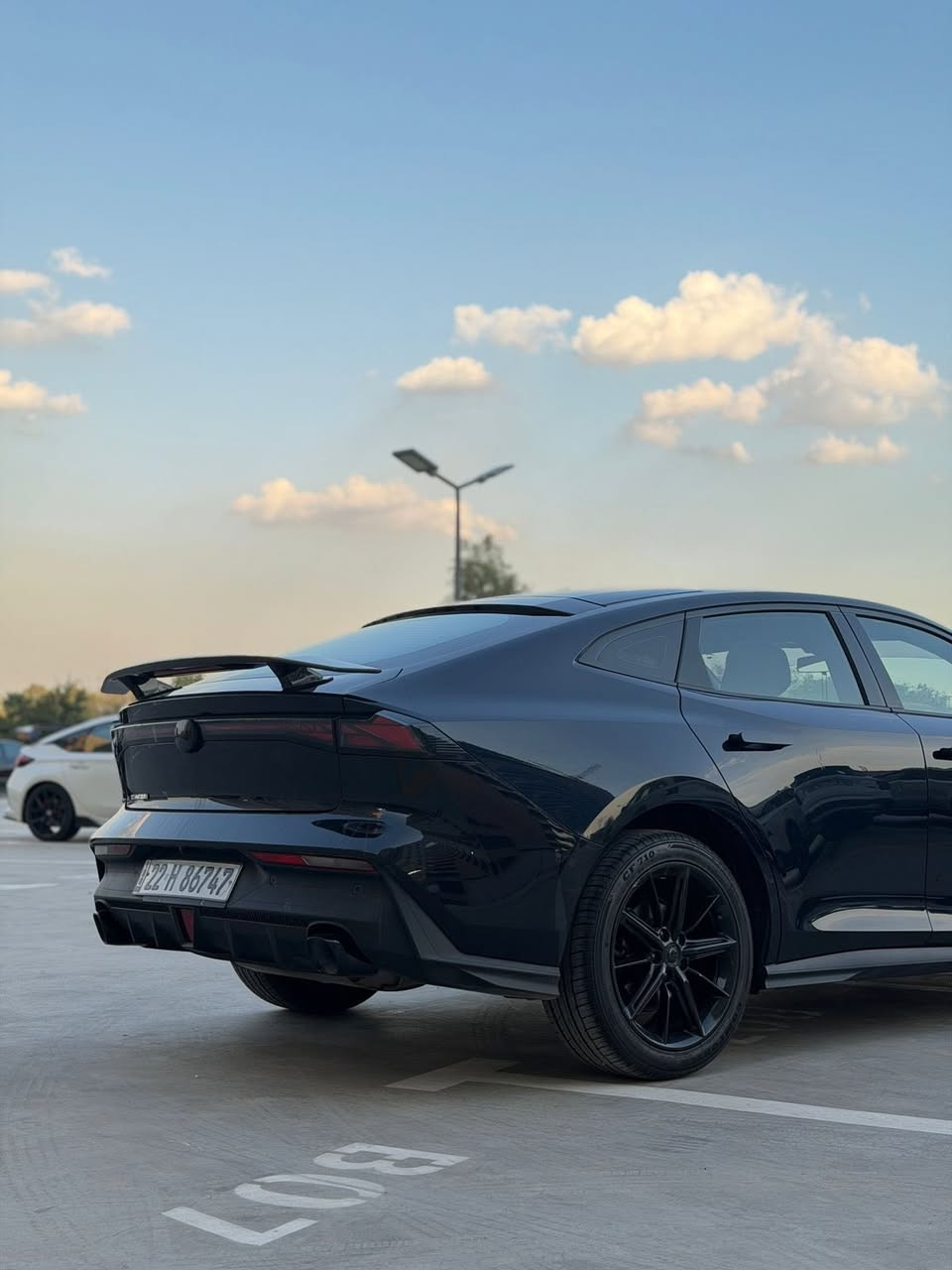 للبيع شانجان UN-V موديل 2024  🔥
محرك 1.5 Turbo  🚀
ماشية 40 ألف كم فقط  

السيارة بحالة ممتازة واستخدام مرتب،  
بيها صبغ تجميلي خفيف:  
شبر بالباب + شوية بالبنيد فقط.  

السعر مناسب جداً وأرخص من أغلب خواتها بالسوق 🔥  
والسيارة ما تحتاج أي صرف.  

للمهتم يتصل على الرقم 
***********
