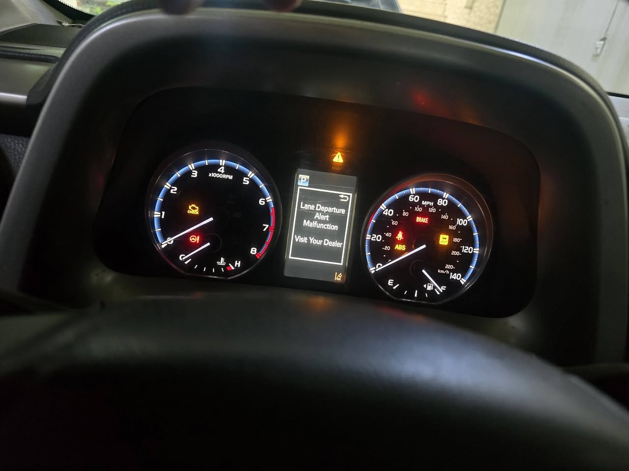 سلام عليكم مبرمجة وفحص  السيارت نوع NEW VCL+A-BT 
2021 
مع كامل المحلقات للبيع 
مكاني كركوك 
***********
