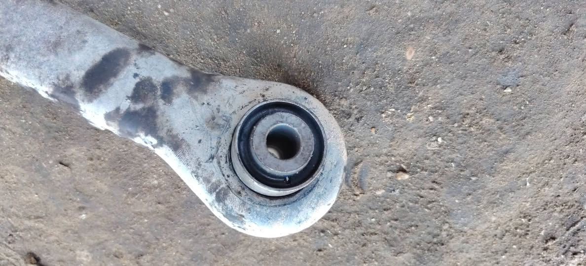 عمل حداديه خلفيه عامه 
#تبديل تخم بوش حداديه خلفيه عددهن 14 بوشه 
#تبديل شموع حديد 
#تبديل دبلات 
#تبديل بوربرنك 
#ورشة انور سوزوكي كربلاء المقدسة الحي الصناعي. 
***********
***********
