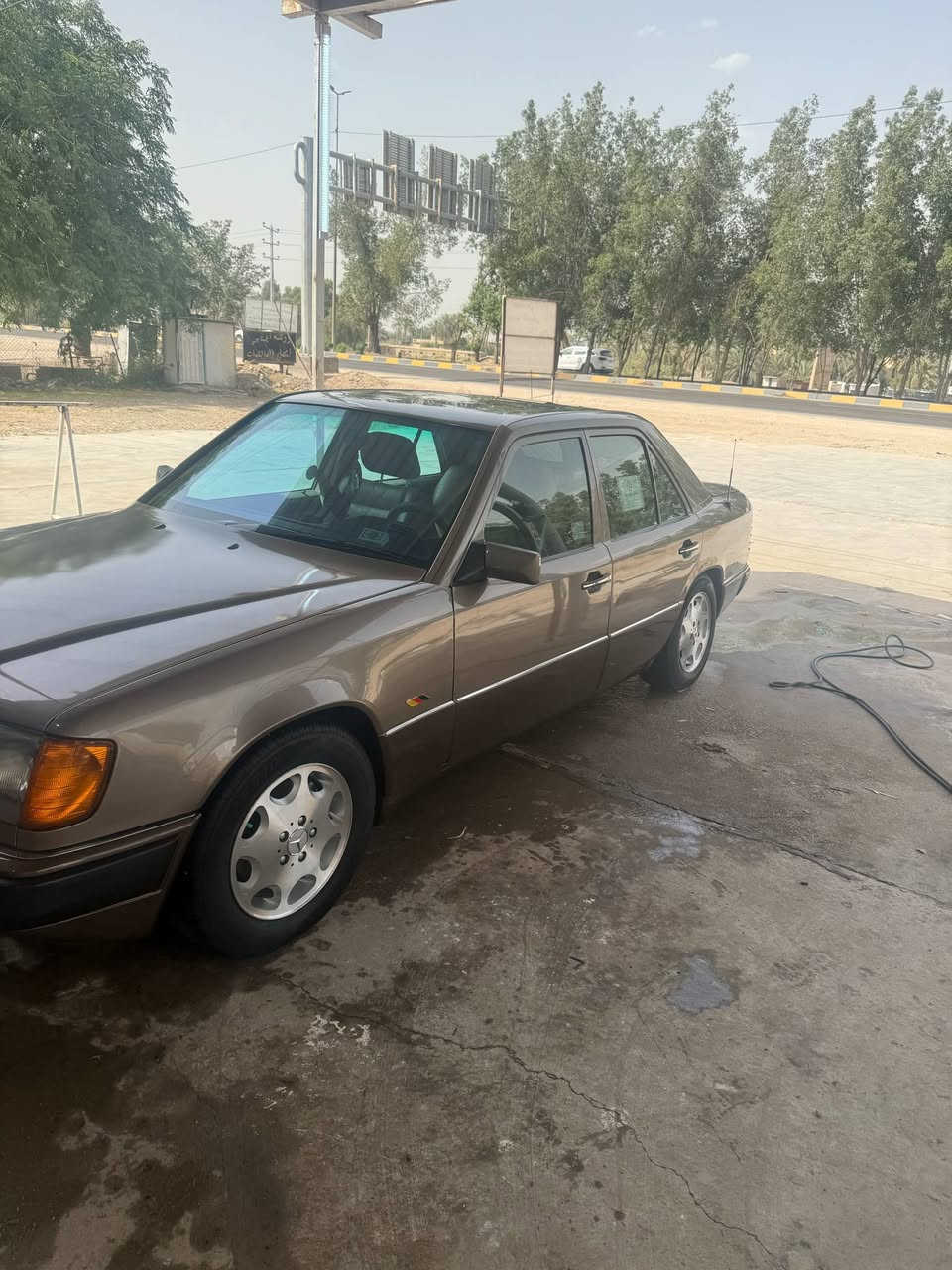 مارسدس مكينه بلادي موجودة في بابل سعر 65وبيها مجال الشراي بس كيرها كايم سياره نضافه فول تجي وشوفها بعينك بيع مستعجل ***********
