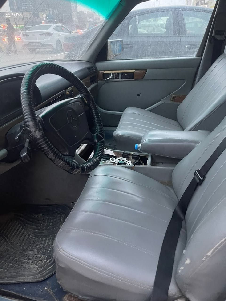 السلام عليكم
للبيع مارسيدس جامبو موديل 1990 حجم السيارة 560 SEL 
السعر 60 ورقة 
الرقم مميز 
العنوان بغداد ساحة مظفر 
الرقم ***********
