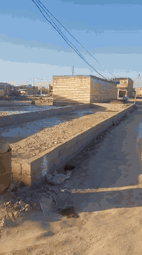 150 متر منطقة النفط حرف تي يعني كبالهه فرع  مي ومجاري والعمل مستمر بيه...