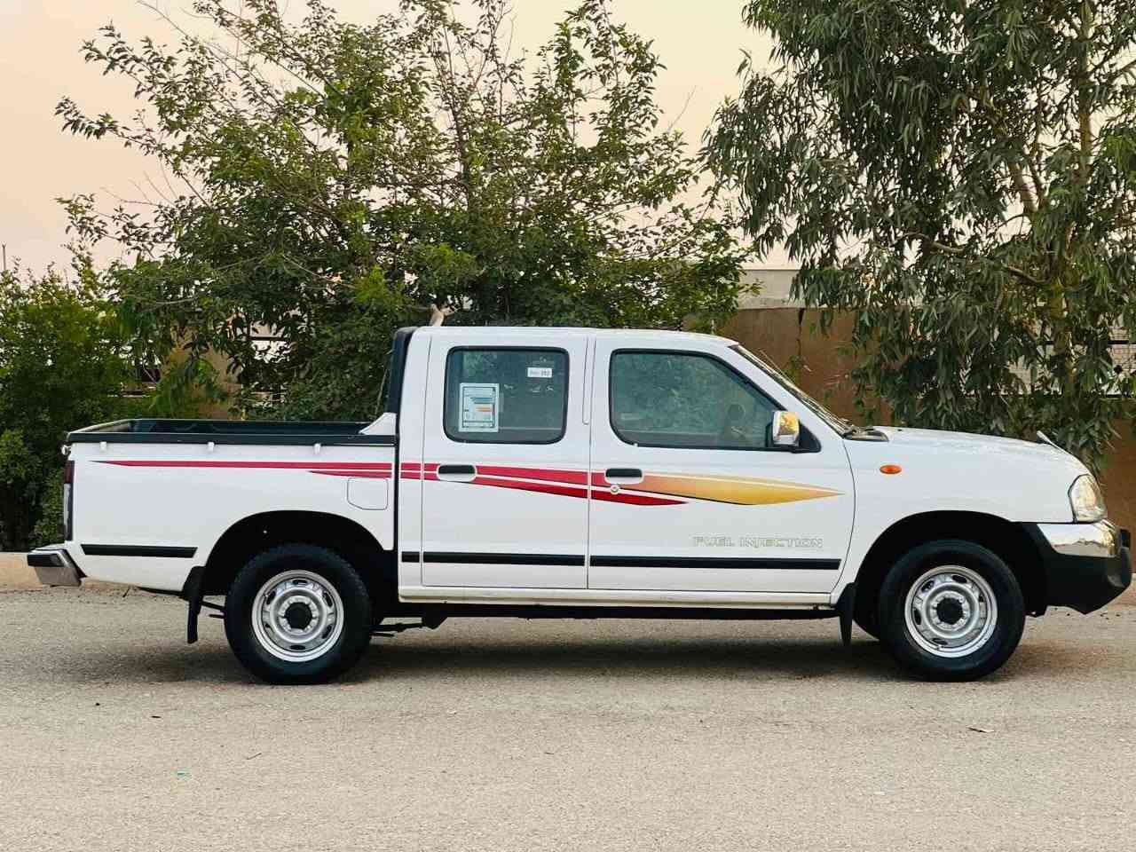 نیسان 2008 بێ بۆیاخ سنەوی تازیە کارتی بەنزینی هەیە
گێڕوو مەکینەو تەبریت و ئەکسل و هەمووی بەشەرت 
***********
